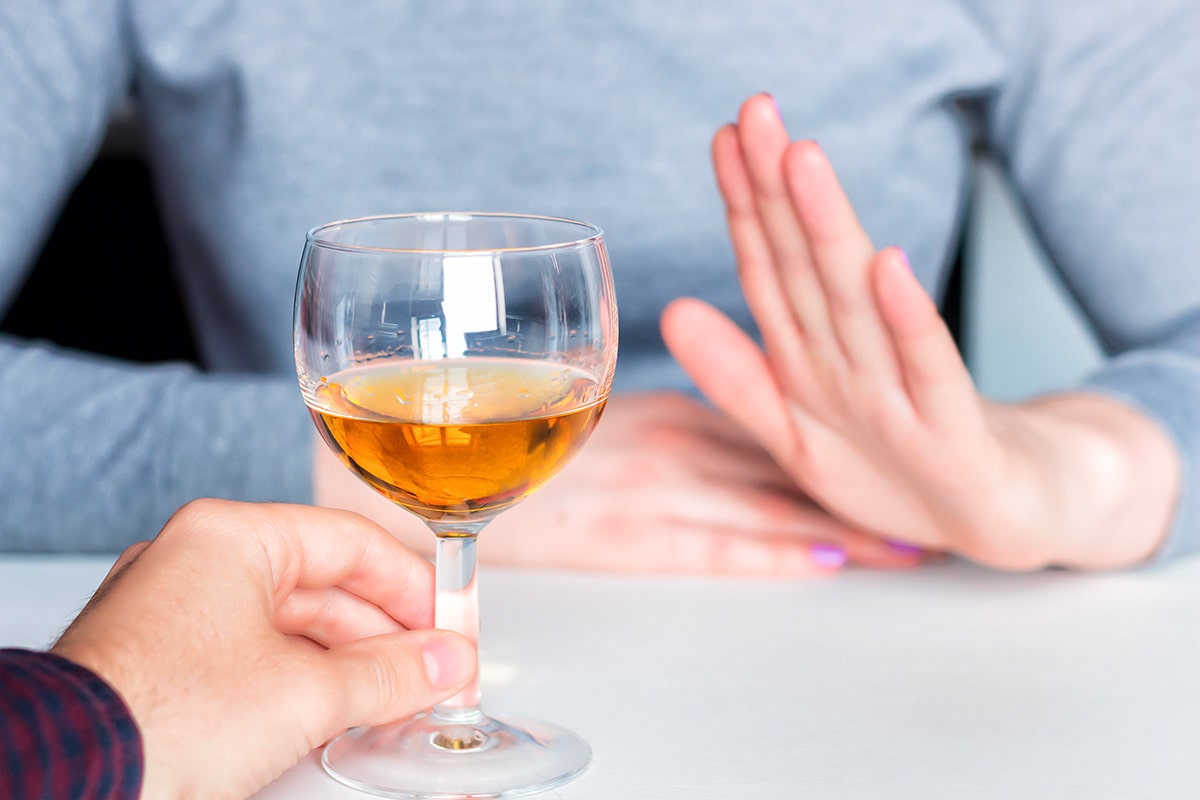 EL SÍNDROME DE ABSTINENCIA DE ALCOHOL ES DIFERENTE ENTRE HOMBRES Y MUJERES