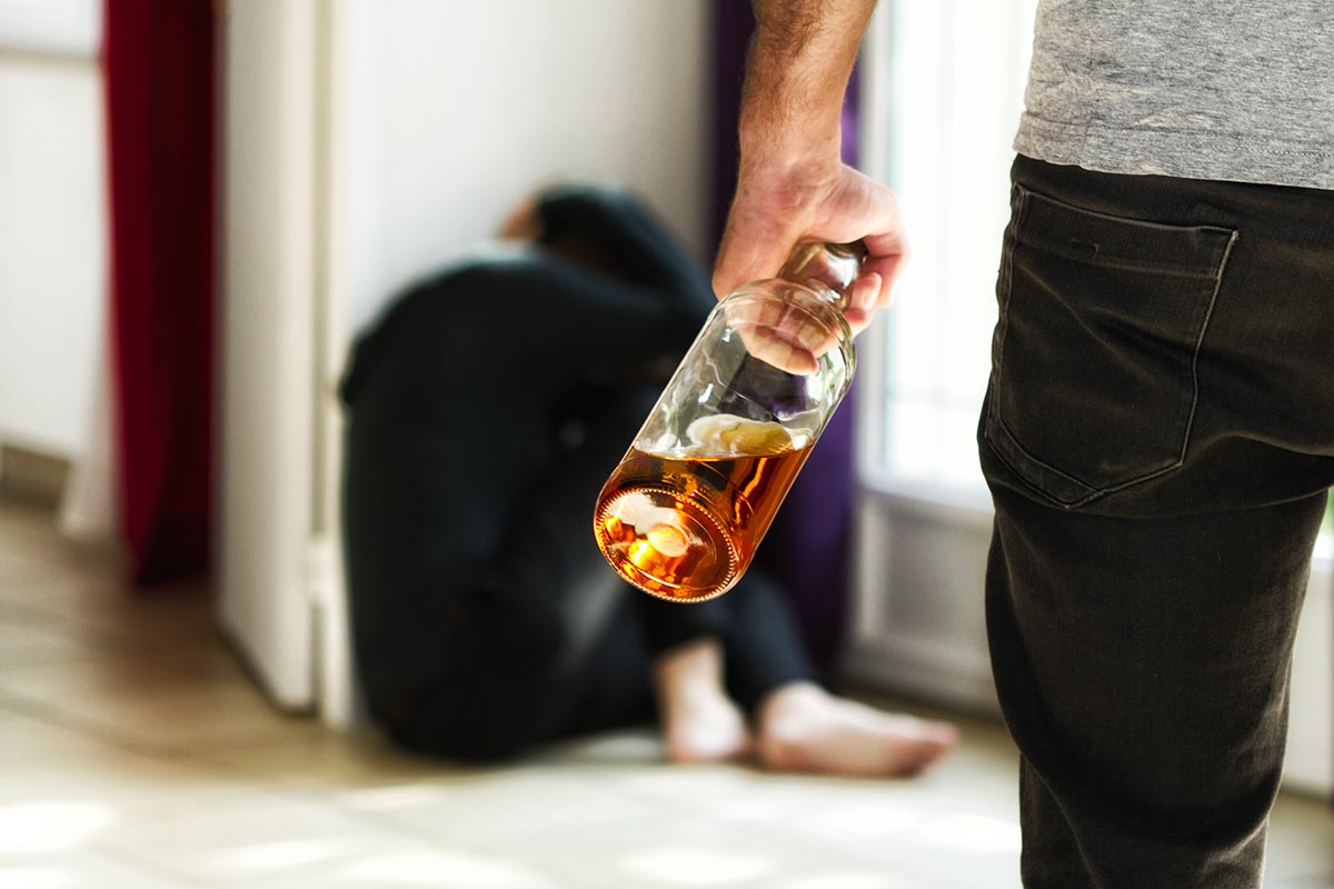 El alcohol, factor de riesgo en la violencia de género
